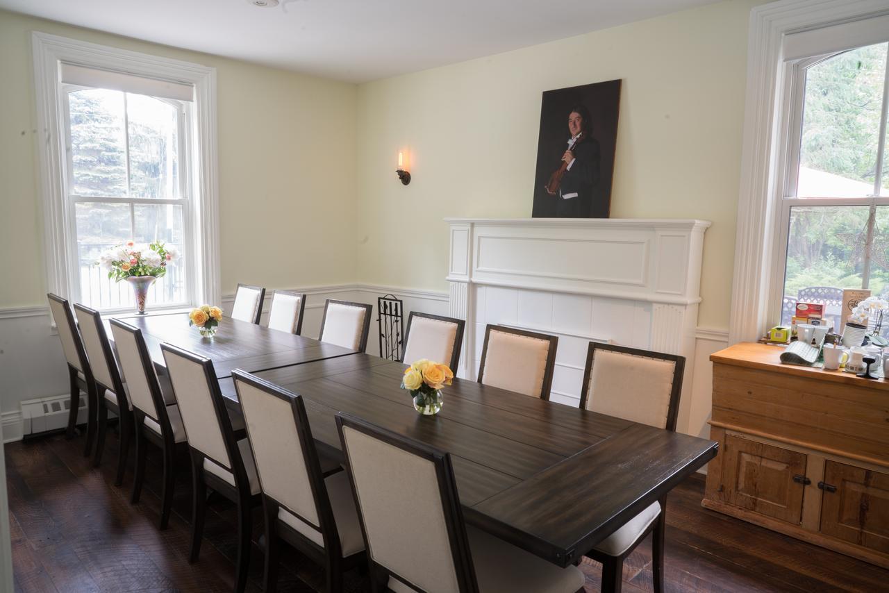 Forks Of The Credit Inn Orangeville Bagian luar foto